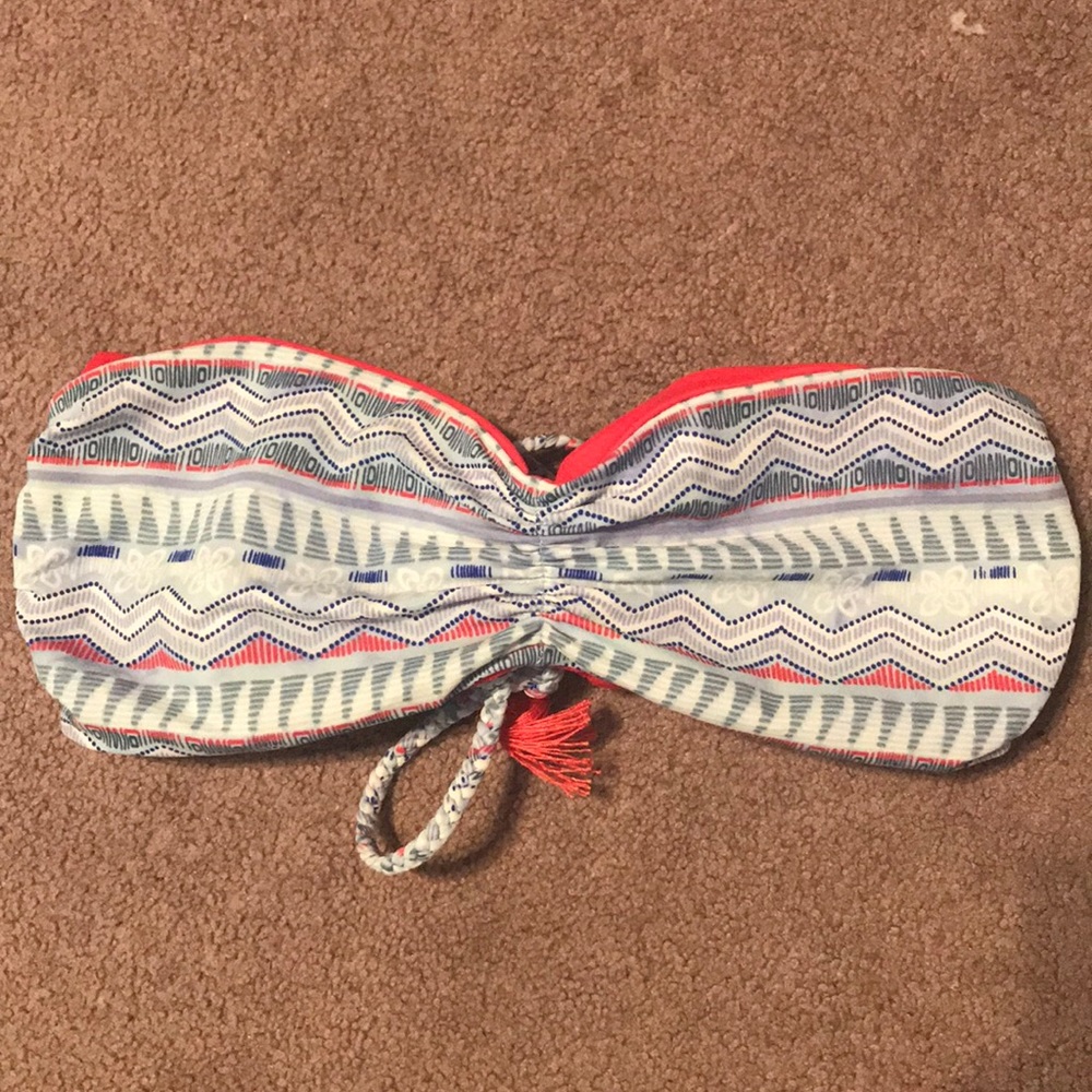 Reversible strapless bikini